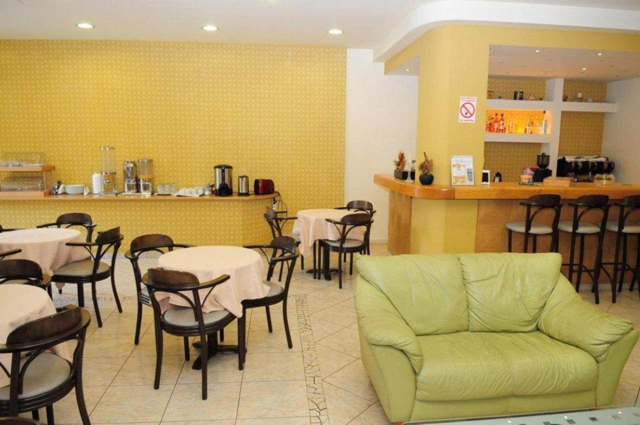 Hotel Pantheon Μαρκόπουλο Εξωτερικό φωτογραφία