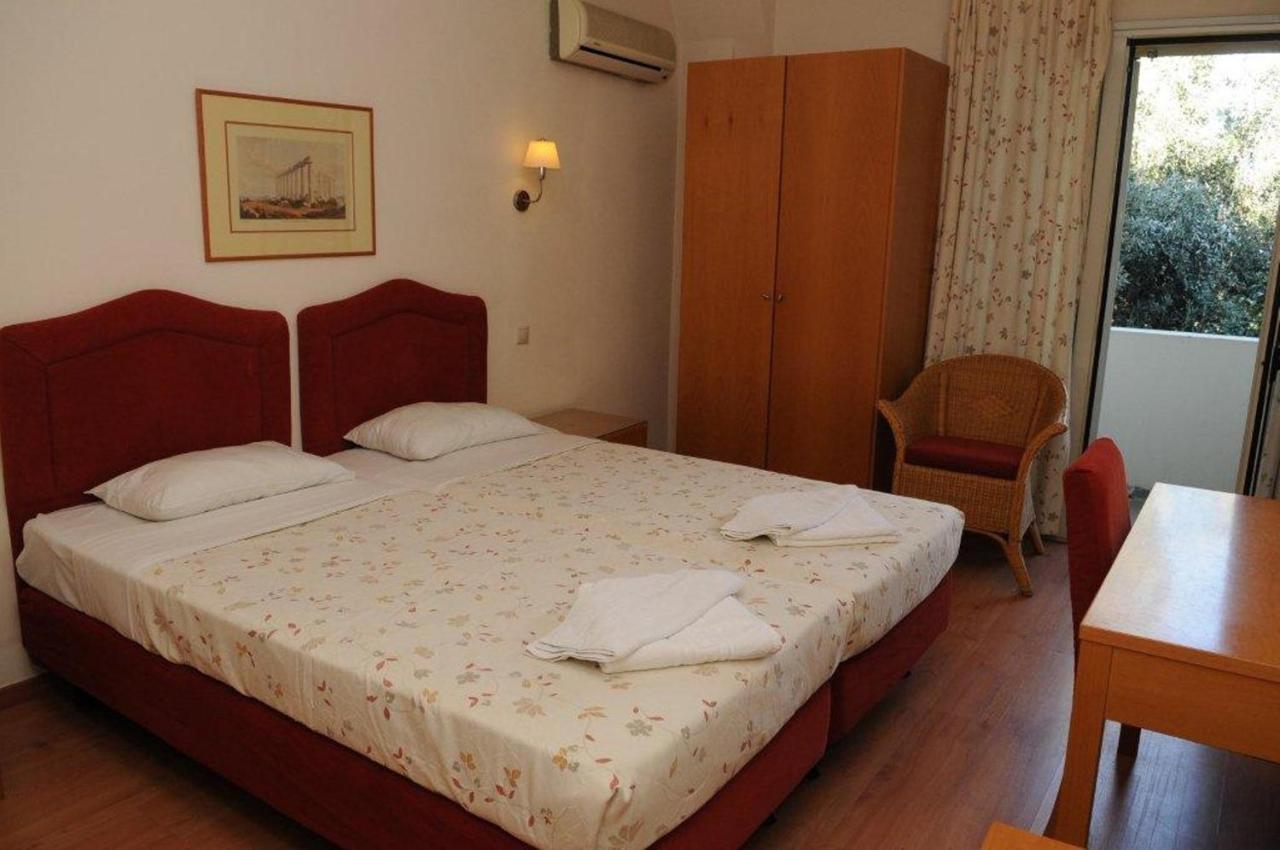Hotel Pantheon Μαρκόπουλο Δωμάτιο φωτογραφία