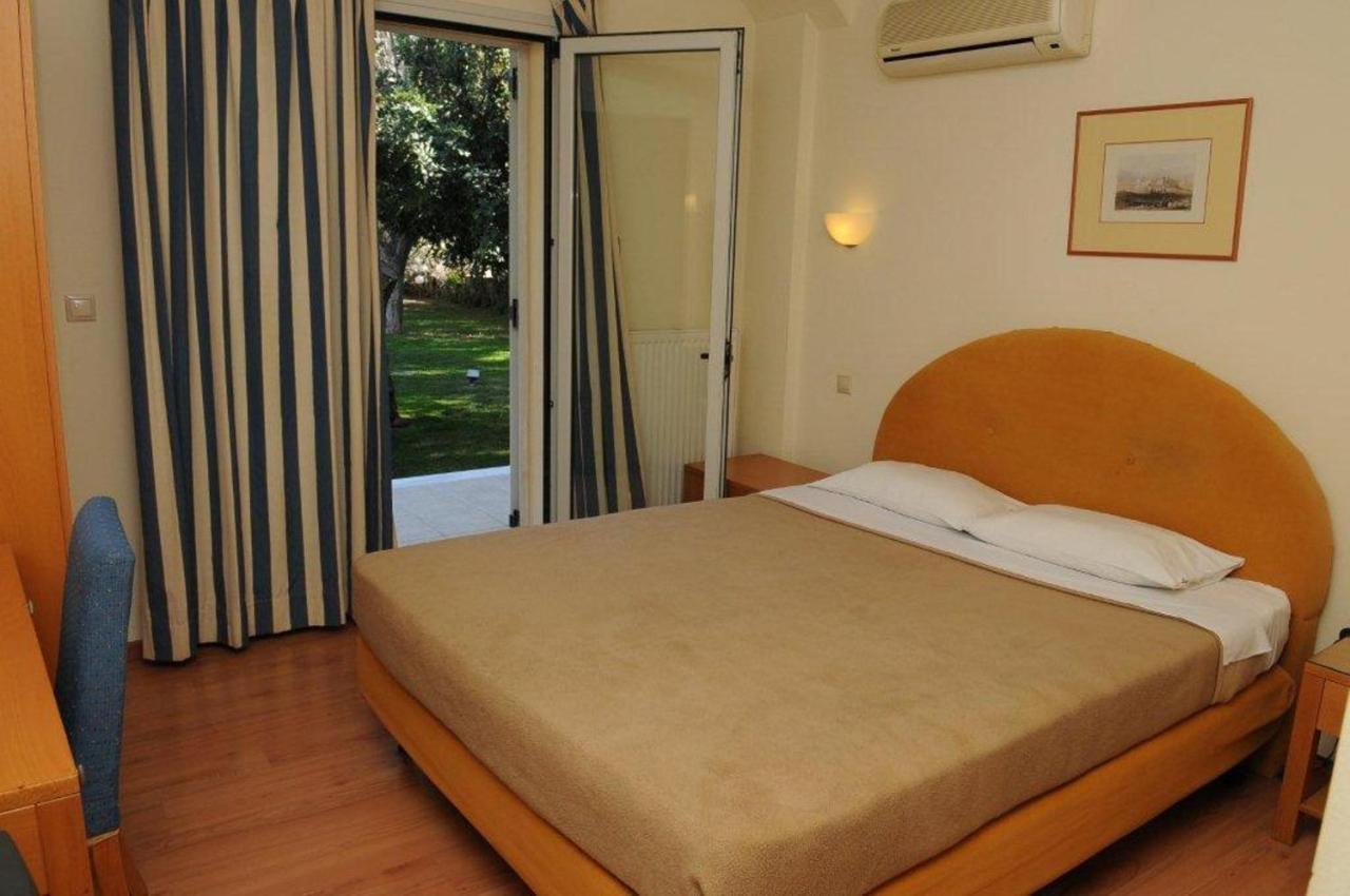 Hotel Pantheon Μαρκόπουλο Δωμάτιο φωτογραφία