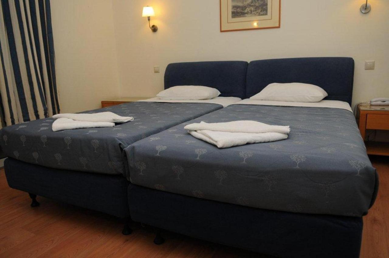 Hotel Pantheon Μαρκόπουλο Δωμάτιο φωτογραφία